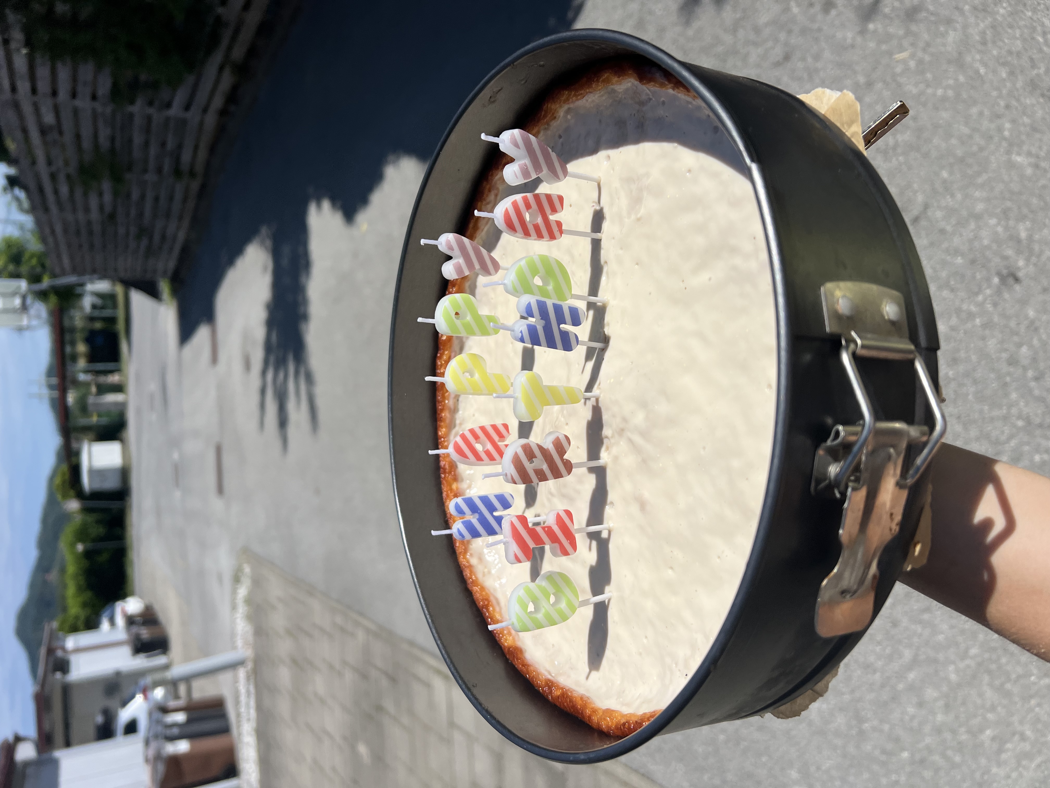 Sladke sanje  – Preprost cheesecake z malinovim polnilom